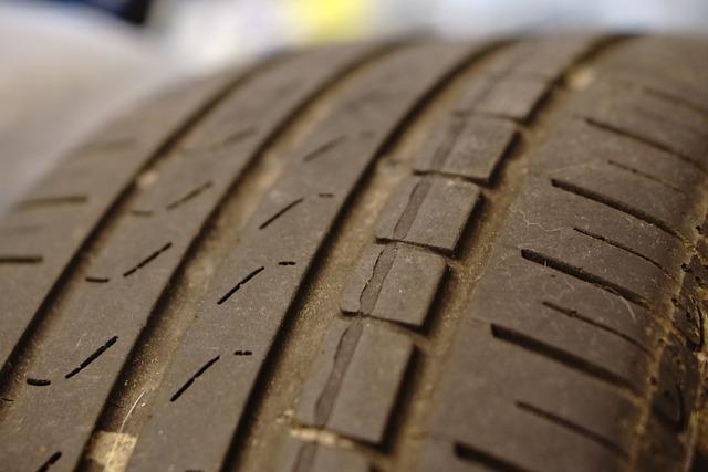 Foukání pneu na moto: důležitost správného postupu